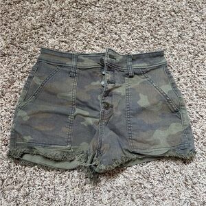 Mudd Camo Green Junior  Shorts  size 5